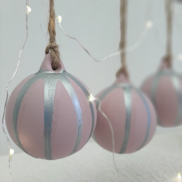 BAUBLES & BUBBLES Christmas Paint Party in Stotfold, festive craft class