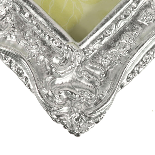 Guild Lane GILD Silver metallic paint used to highlight decorative detail on painted frame.